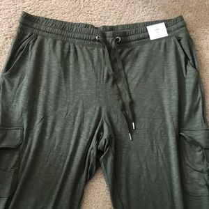 Express olive green XL jogger